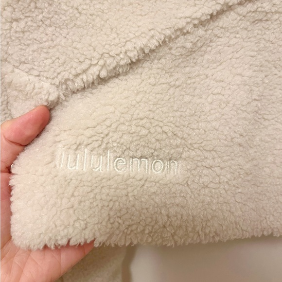 Authentic Lululemon fleece scuba - Picture 5 of 5